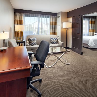 低層雙床房（帶梳化床） 費爾普萊喜來登套房及會議中心酒店優惠