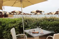 Ostia-apartment 50 mt from the beach, near historic center-sea view