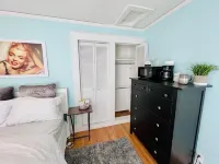 Private entrance with pool Mother-in-law Suite