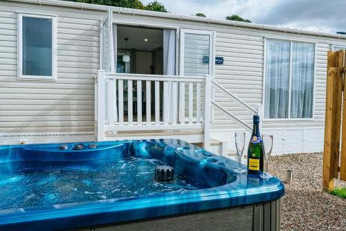 Blairgowrie Holiday Park Two Bedroom Caravan With Hot Tub