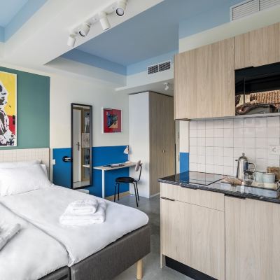 Deluxe Chueca Design Studio with View Bob W Chueca Promo Code