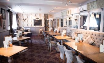 The County Hotel - Housity