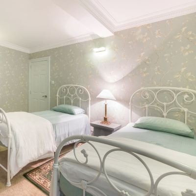 Deluxe Twin Room, 2 Twin Beds, Bathtub Kent Cottage Promo Code