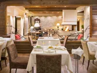 Country Club Hotel & Suites Hotels in Potamia