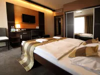 Hotel Dolphin - Adult Friendly Hoteles en Senec