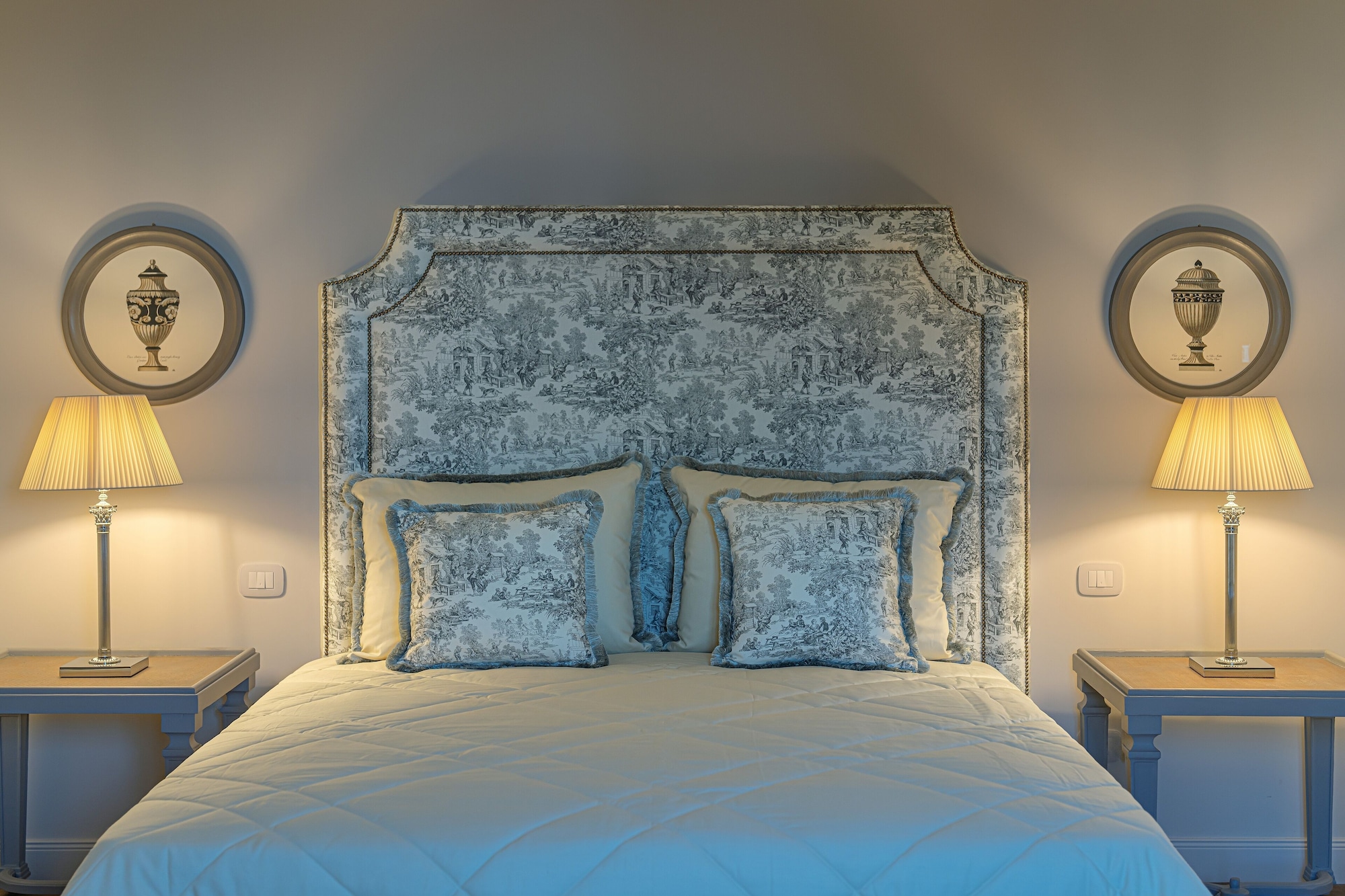 小型套房帶陽臺，1張特大床，海景（美利亞）