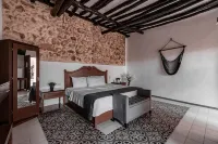 Hotel Colonial Zaci by GuruHotel