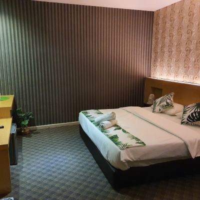 Standard King Room Grandeur Hotel and Spa Promo Code