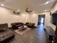 Hotel Elegant Executive Suites فنادق في مولتان
