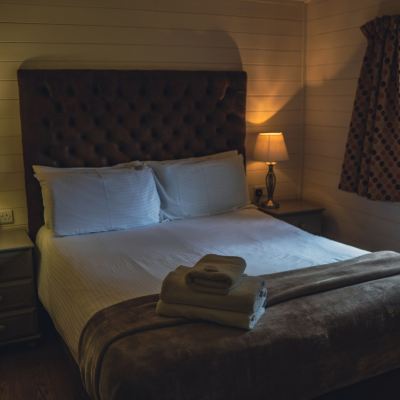 Lake View Chalet Lusty Boa-Sleeps 4 Guests (Self Catering) Lusty BEG Island Promo Code