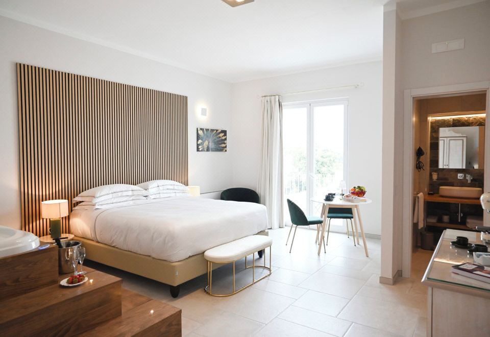 标准套房， 阳台， 城市景观