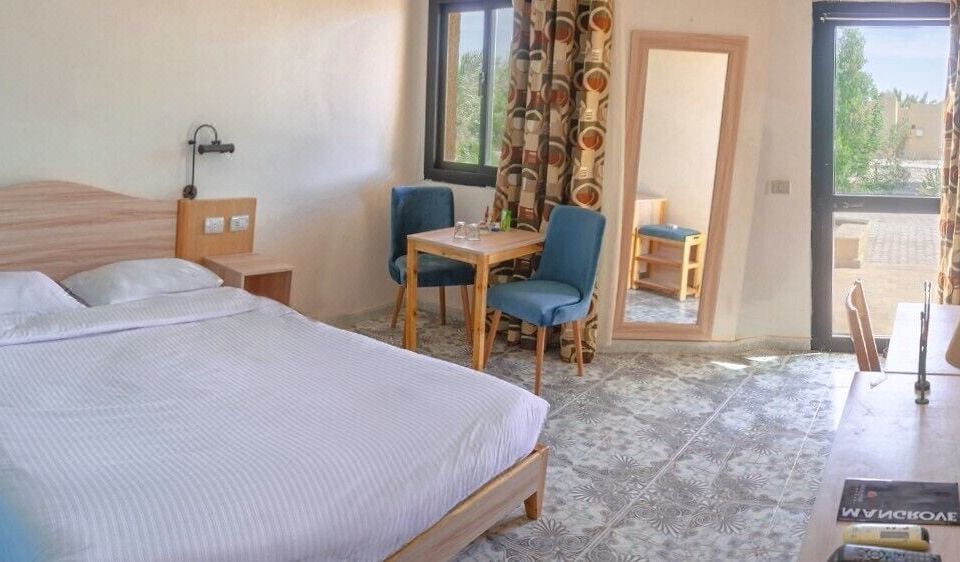 基础双人房， 阳台， 花园景观