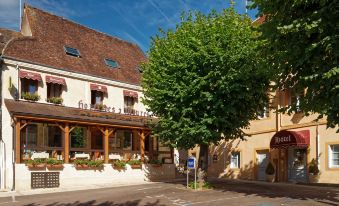 Logis Des Trois Maures - Housity