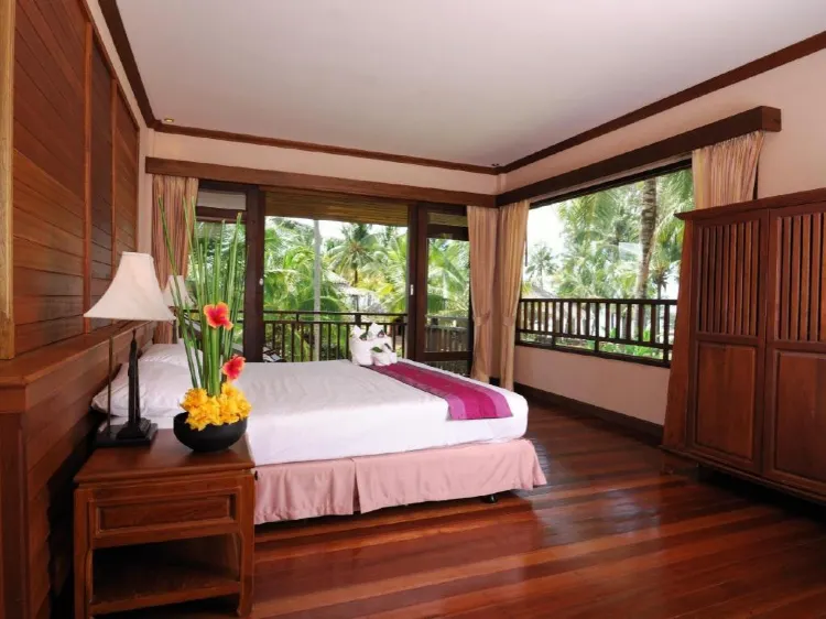 ห้องดีลักซ์พร้อมวิวทะเลด้านข้าง