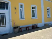 Loft with Pond View in the Franconian Lake District Pet-Friendly Hoteles en Pleinfeld