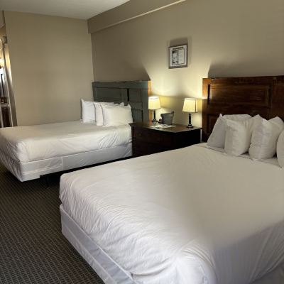 Double Room, Ensuite (Double Queen Guest Room) William Watson Hotel Promo Code