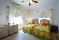 Graceville Beach House - by ZenBreak Hotels in 