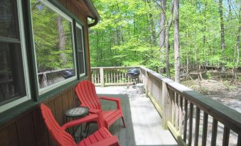 Cabin at Sleepy Creek - Charming Cabin - Housity