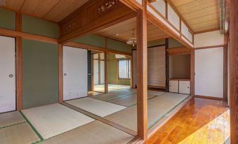 A Small House Shinshiro Tarumizu