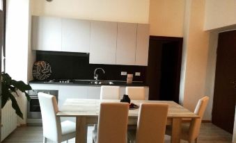 Dante Rooms and Apartment - Housity