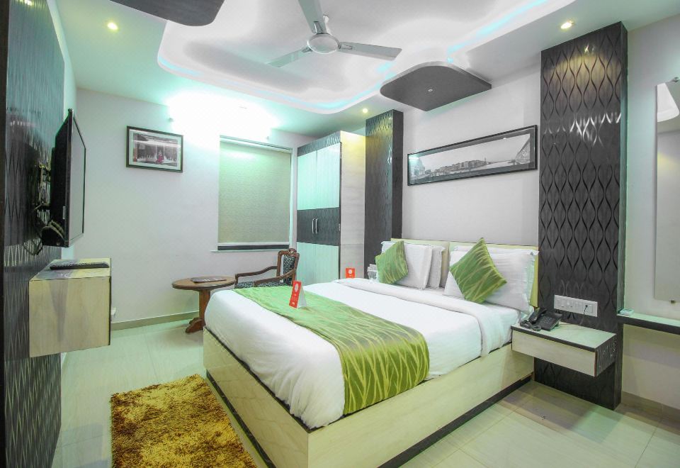 OYO 3788 Sadbhav Hotel - Housity