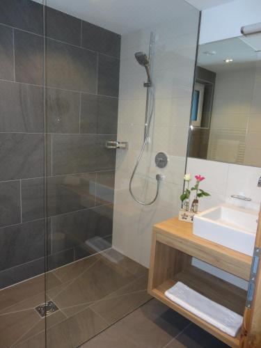 一卧室公寓（带阳台）