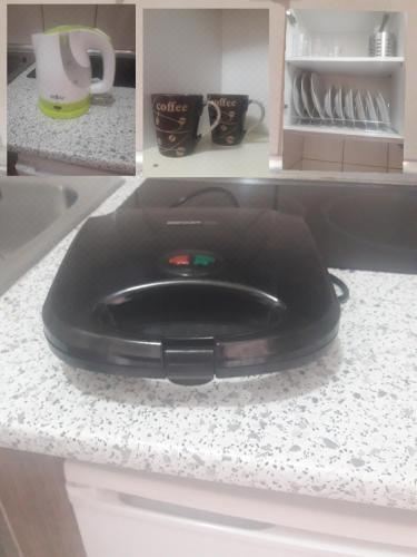 带街景的一室公寓