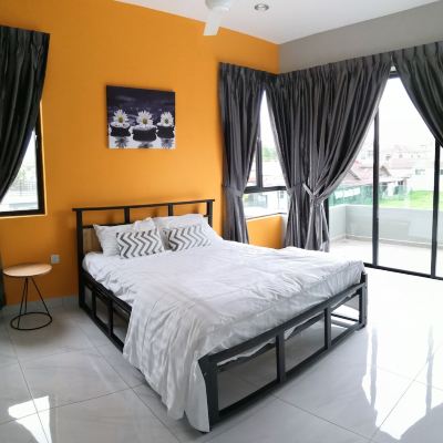 Apartmen Enam Bilik Tidur Kupon RE - Roomy Stay