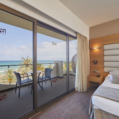 Junior Suite with Terrace and Sea View