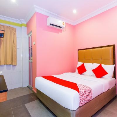 Bilik Deluxe dengan Katil Double(katil double) Kupon OYO 746 Hotel Comfort