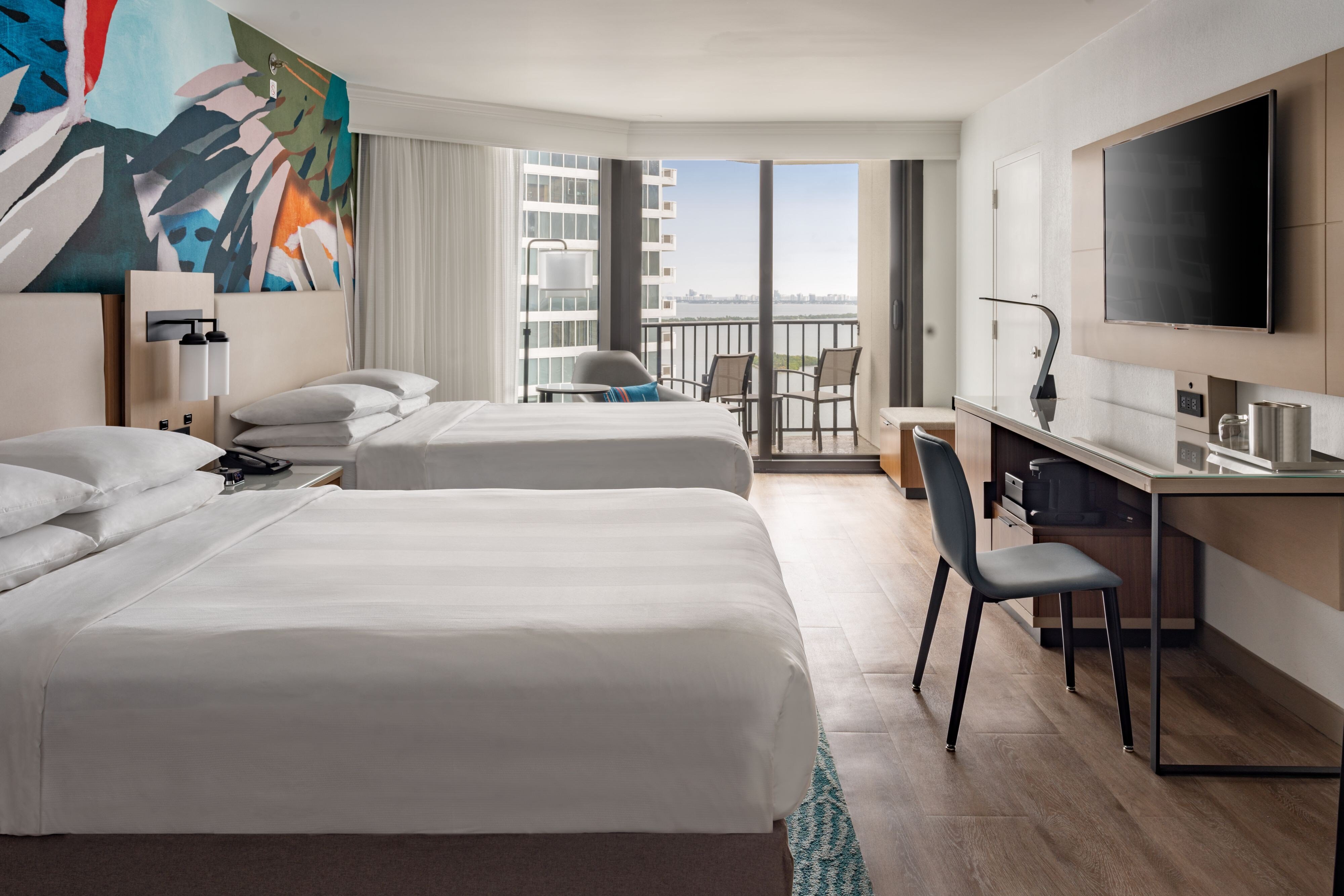 新装修，客房，两张大床，部分湾景