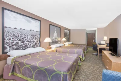 Super 8 by Wyndham Belleville Hotel a 