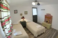 Alunis Retreat โรงแรมใน
