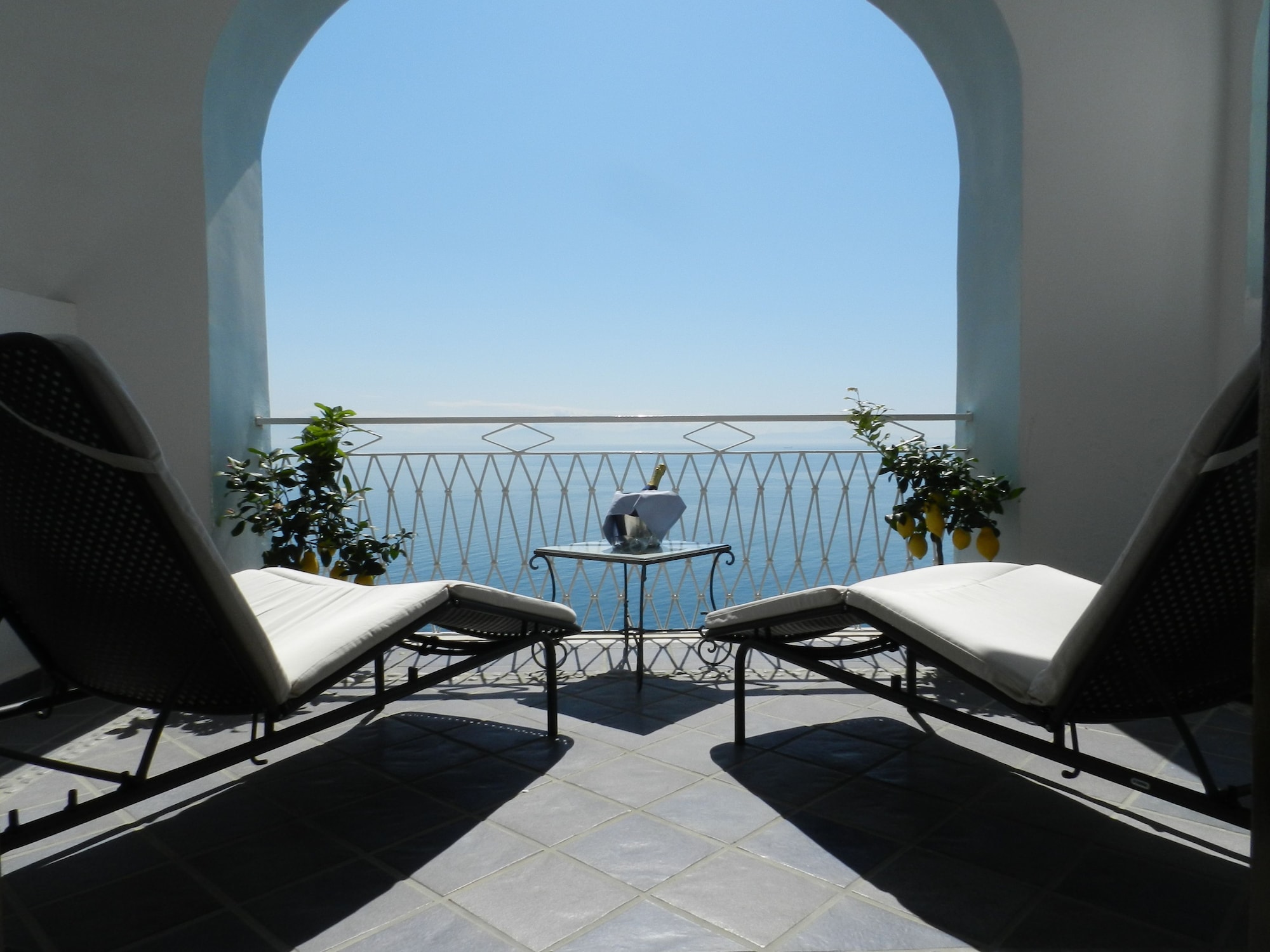 高级三人房， 1 间卧室， 露台， 海景