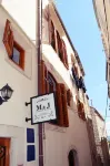 M & J Central Suites