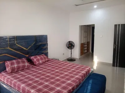 2 Bed Luxury Apartment-Internet Security& Parking Hotel di 