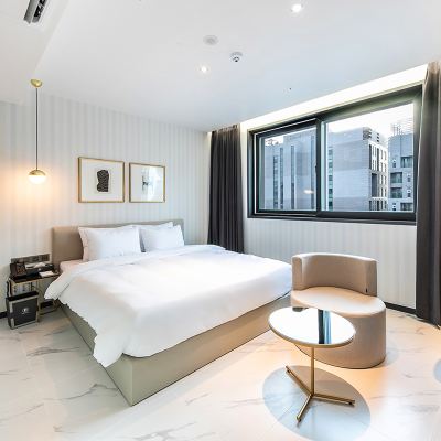 시티 뷰 스탠다드 더블룸 브라운도트 호텔 진주충무공점 쿠폰