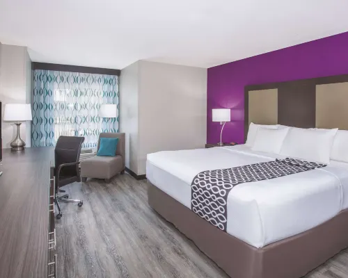 La Quinta Inn & Suites by Wyndham Effingham Hotels in Effingham County