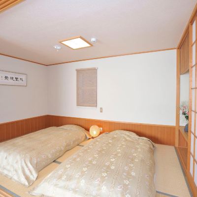 Japanese Western Style Room With Open-Air Bath