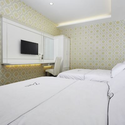 Suite Keluarga (Golden Daisy) Kupon Dream Luxury Hotel