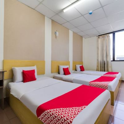 Suite Bertiga Kupon OYO 89461 CP Hotel