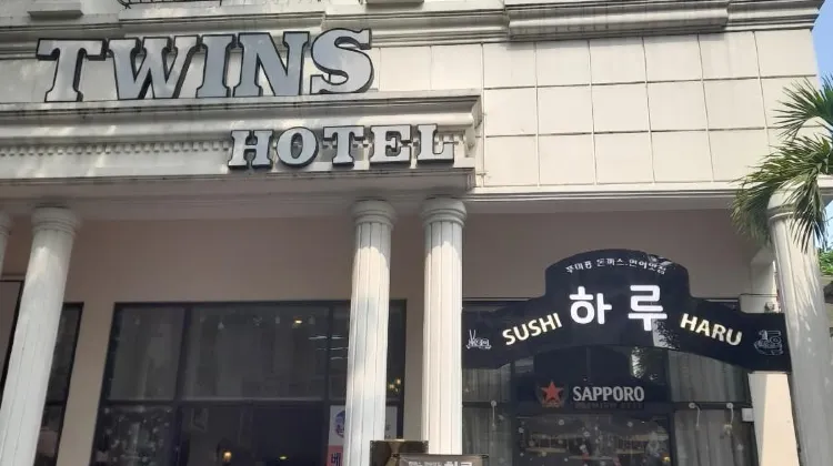 Twins Hotel Phu My Hung 外観