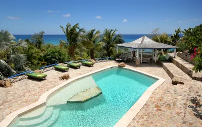 The Carib House 5 Bedrooms and Pool Close to Beach Hotels in 