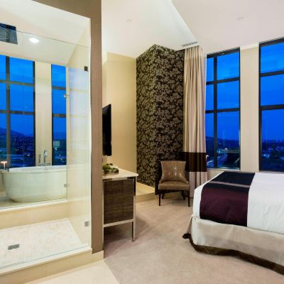 兩卧室套房 - 卧室1：1張特大床，卧室2：1張特大床 鐵達伯納比酒店及會議中心優惠