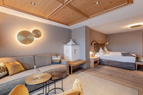 豪华小型套房 - 带阳台