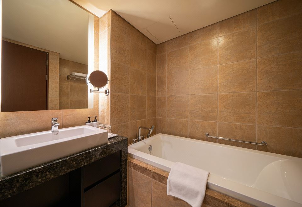 InterContinental Hotels ALPENSIA PYEONGCHANG RESORT by IHGStandard King Room With Village View