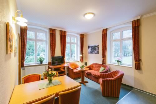 G?stehaus am Kurpark Two-Bedroom Apartment