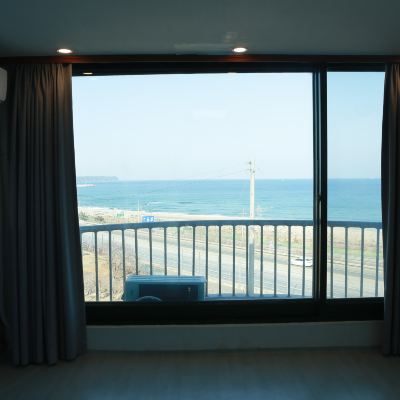 Superior Pension Double Ocean View Suite (Pension Ondol Family Suite) / Pension Building 망상비치호텔앤펜션 쿠폰