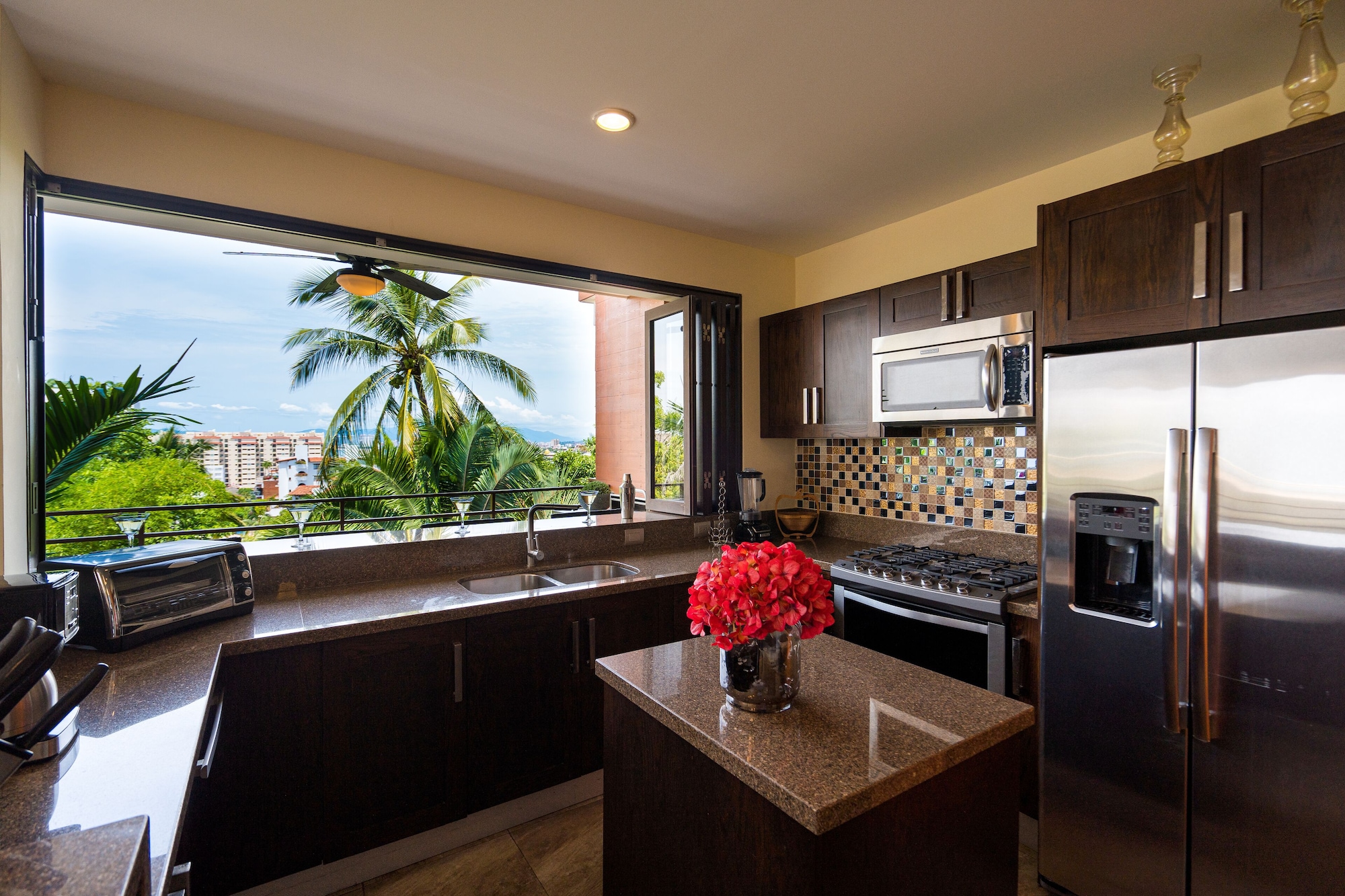 局部海景转角套房（2张床）