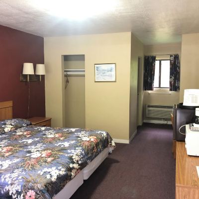 King Room-Non-Smoking Laurel Park Inn Promo Code